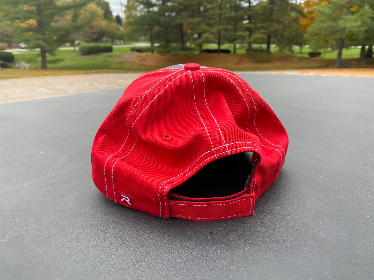 Embroidered Chardon Charcol/Red Cap